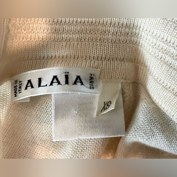 Alaïa VTG 90s Long Sleeve Knit Bodysuit, cream, high V neck, zip back, XS, EUC - Picture 12 of 14